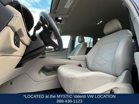 Certified 2024 Volkswagen Atlas SE image 32