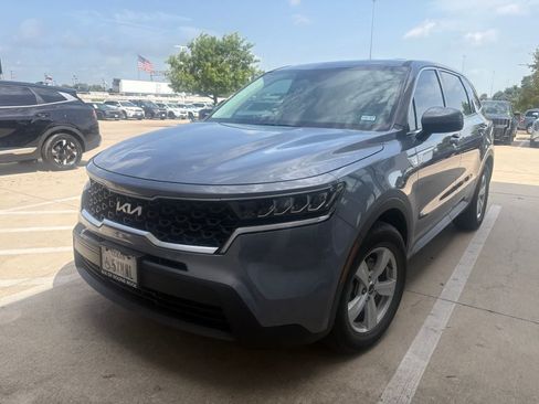 Used 2023 Kia Sorento LX FWD image 1