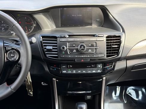 Used 2017 Honda Accord Sport Special Edition image 18