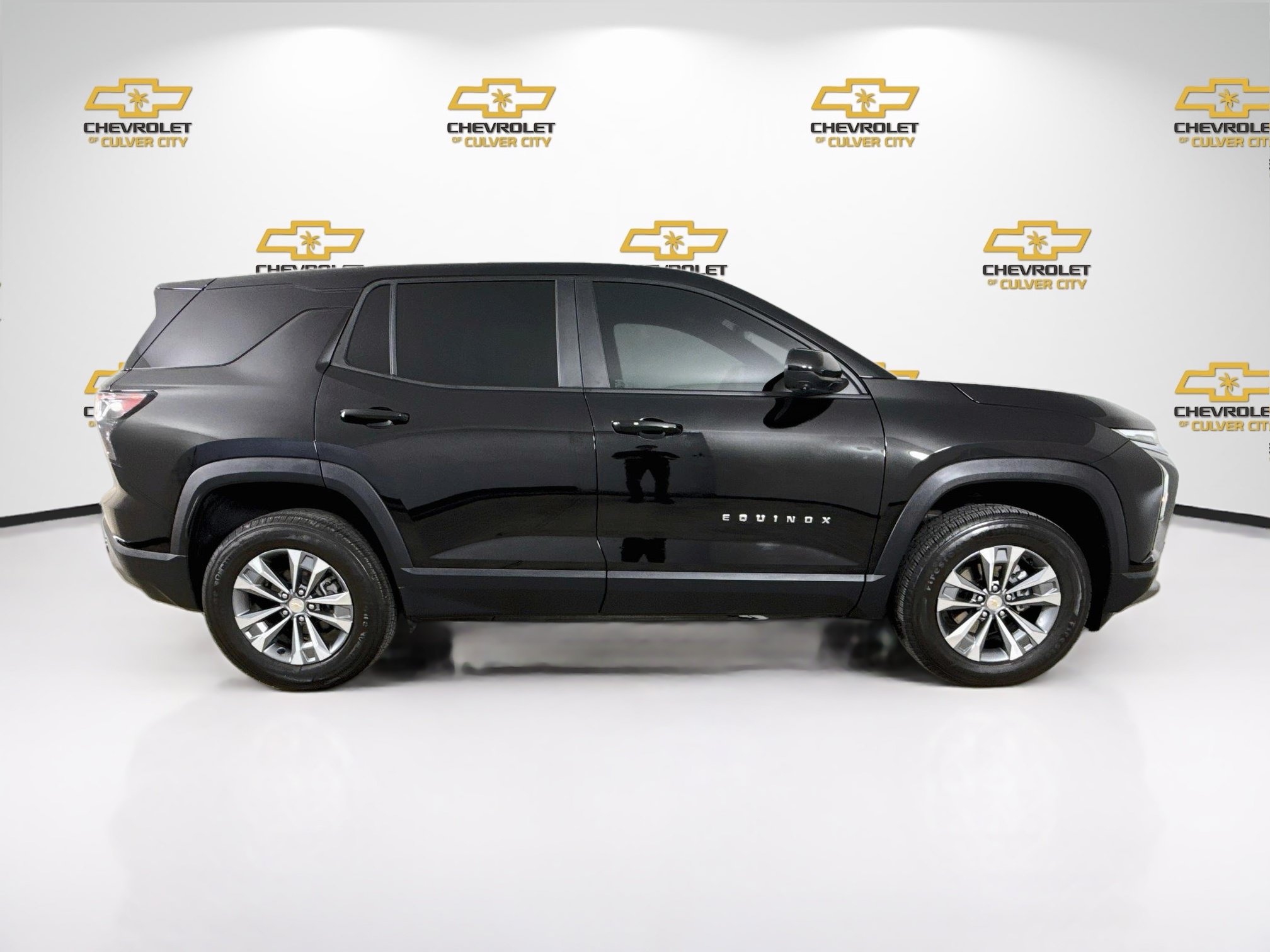 Used 2025 Chevrolet Equinox LT w/ Safety and Technology Package FWD image 9