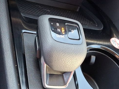 Used 2025 Nissan Rogue SV image 30