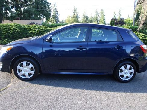 Used 2009 Toyota Matrix FWD image 12