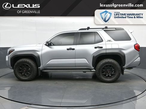 Used 2025 Toyota 4Runner TRD Off-Road Premium AWD/4WD image 5