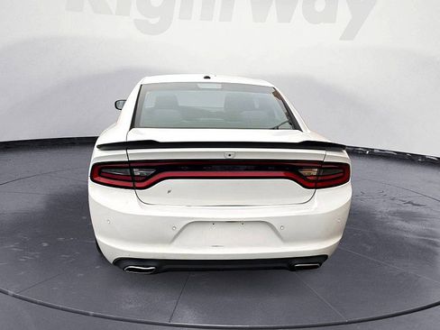 Used 2020 Dodge Charger SXT w/ Blacktop Package image 4