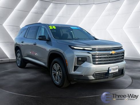 Certified 2024 Chevrolet Traverse LT FWD image 7