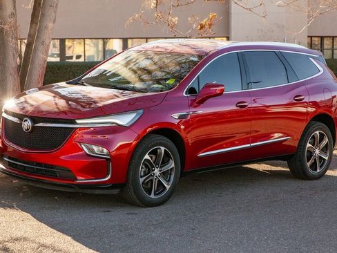 Used 2022 Buick Enclave Essence w/ Sport Touring Edition image 9