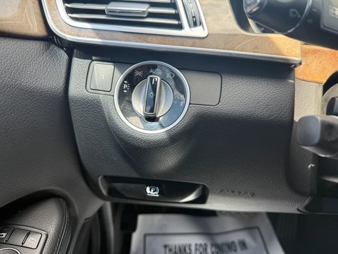Used 2014 Mercedes-Benz E 350 4MATIC Sedan image 24