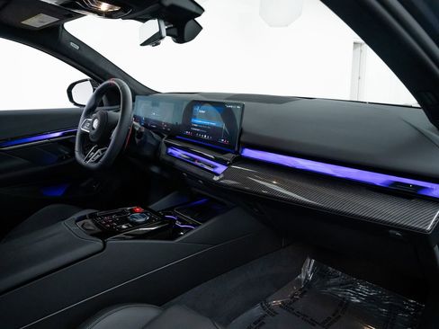 Used 2025 BMW M5 Touring AWD/4WD image 30