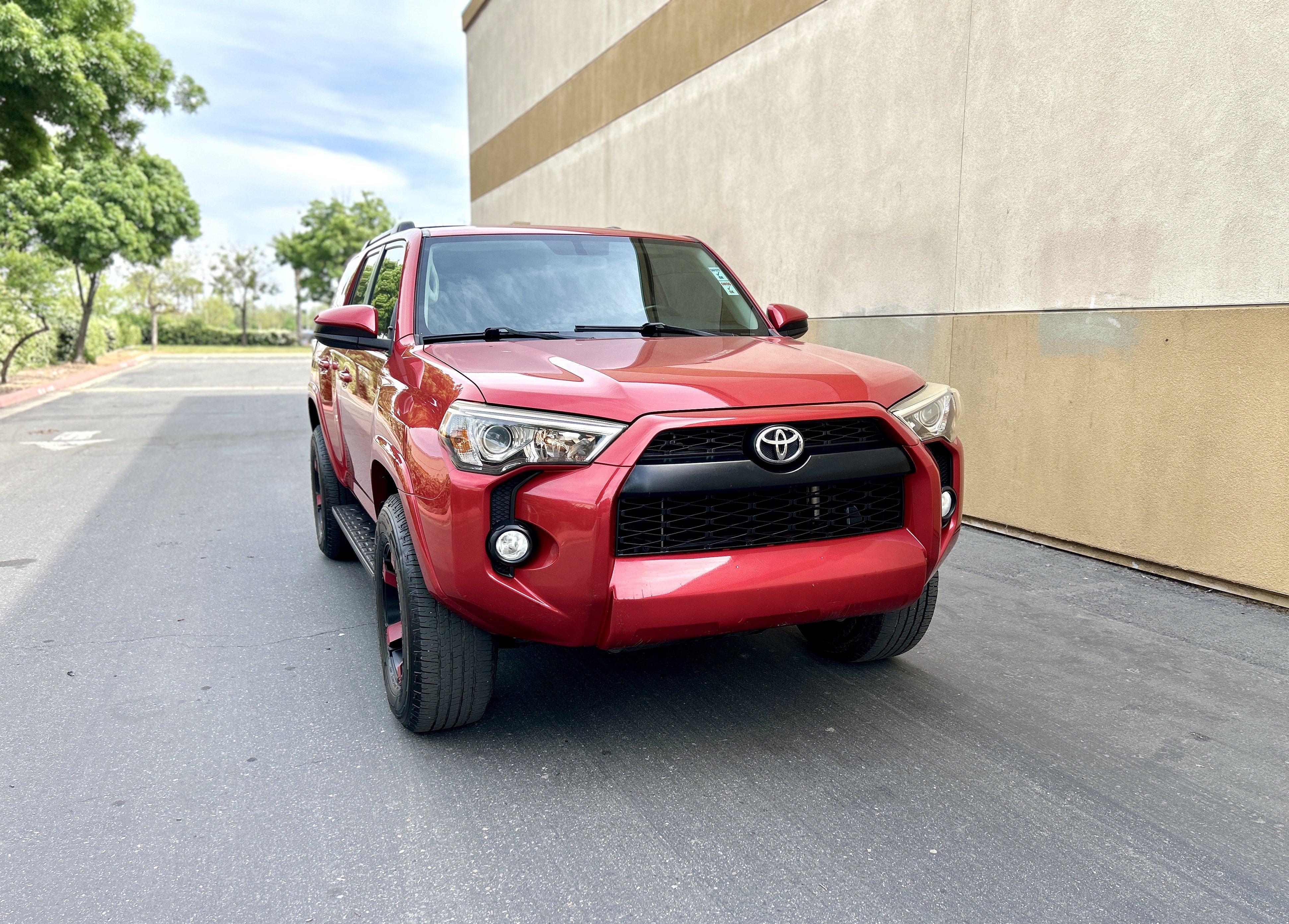 Used 2015 Toyota 4Runner SR5 AWD/4WD image 2