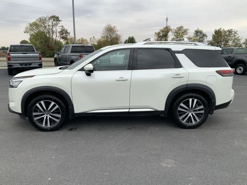Used 2023 Nissan Pathfinder Platinum image 8