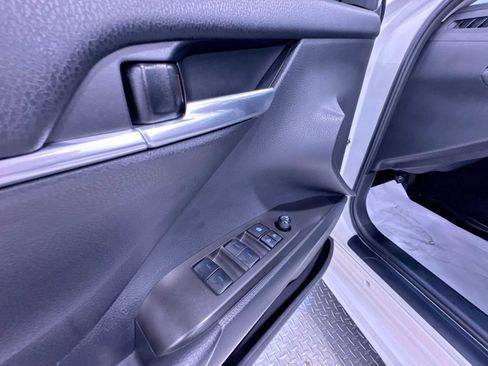 Used 2024 Toyota Camry SE FWD image 12