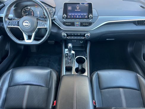 Used 2024 Nissan Altima 2.5 SR FWD image 13