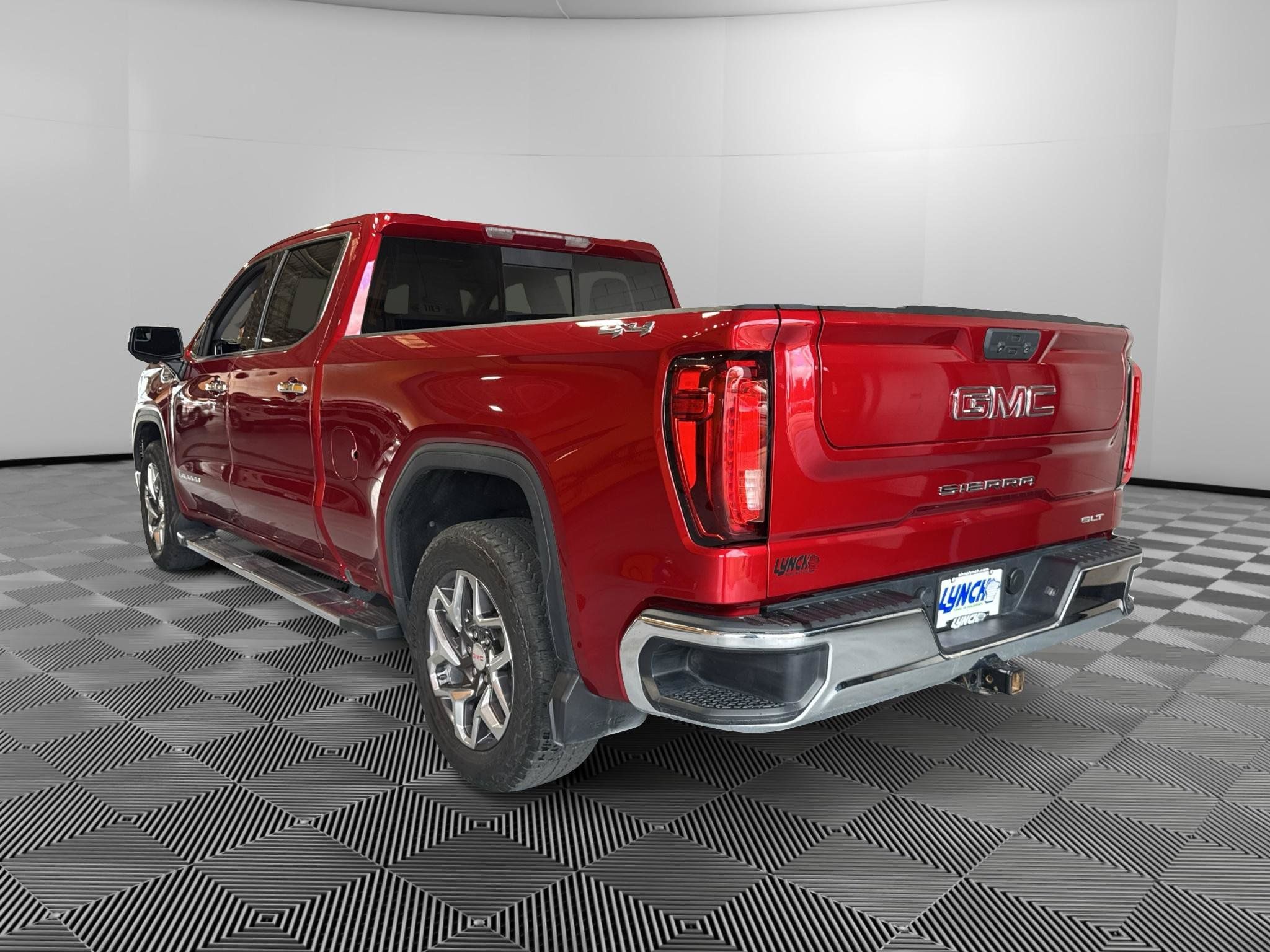 Used 2025 GMC Sierra 1500 SLT w/ SLT Premium Package AWD/4WD image 3
