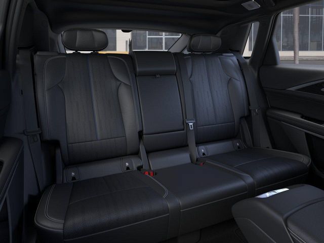 New 2026 Cadillac Lyriq Signature Sport AWD/4WD image 17