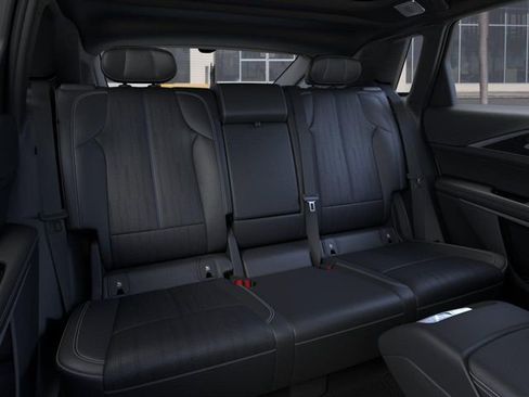 New 2026 Cadillac Lyriq Signature Sport AWD/4WD image 17