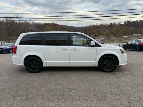 Used 2020 Dodge Grand Caravan GT image 4