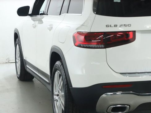 Used 2023 Mercedes-Benz GLB 250 GLB 250 image 42