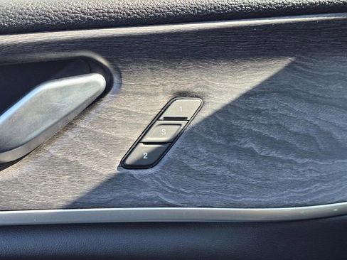 Used 2024 Jeep Grand Cherokee L Limited w/ Luxury Tech Group II image 13