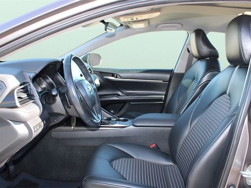 Used 2024 Toyota Camry SE image 14