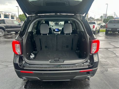 Used 2023 Ford Explorer XLT w/ Equipment Group 202A image 6