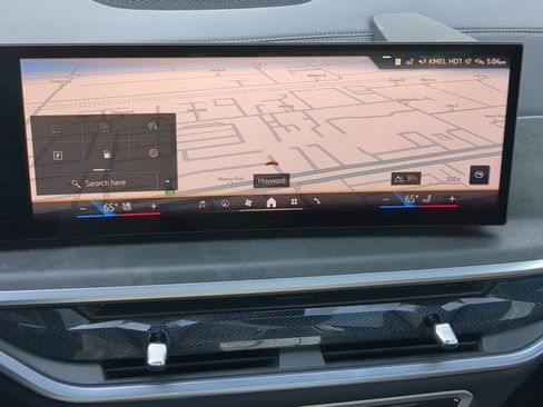 Used 2024 BMW X7 xDrive40i w/ M Sport Package image 13