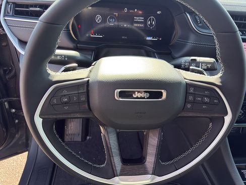 New 2025 Jeep Grand Cherokee L Limited AWD/4WD image 16