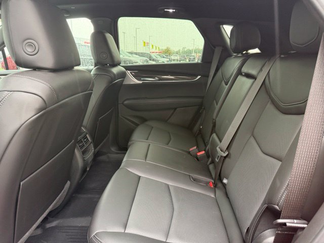 Used 2024 Cadillac XT5 Sportv w/ Technology Package AWD/4WD image 9