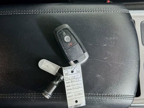 Used 2022 Ford Edge SEL image 34