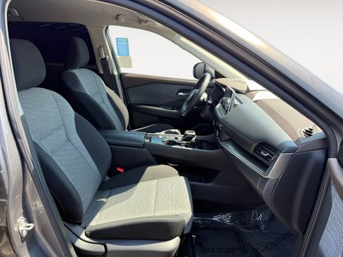 Used 2023 Nissan Rogue SV FWD image 19