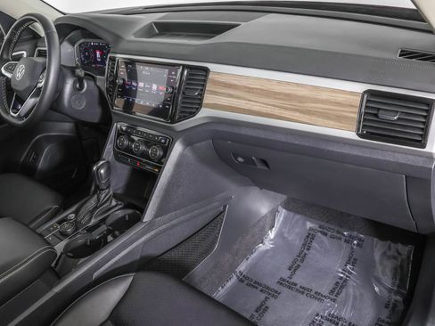 Certified 2022 Volkswagen Atlas SEL image 46