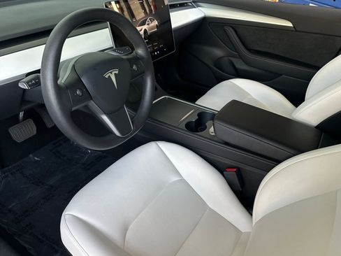 Used 2022 Tesla Model 3 image 8