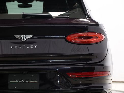 Used 2023 Bentley Bentayga Extended Wheelbase image 67