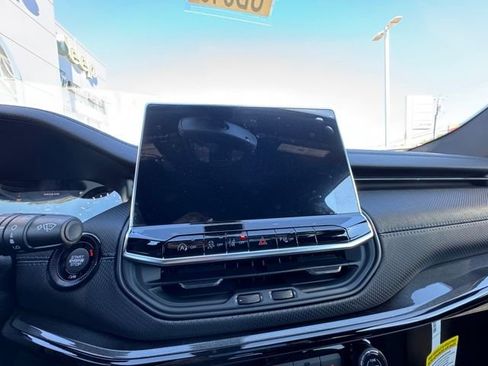 New 2026 Jeep Compass Limited image 19