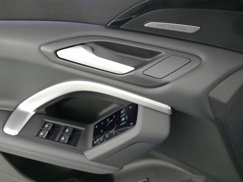 New 2025 Audi Q5 Premium Plus image 11