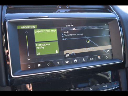 Used 2019 Jaguar F-PACE Premium image 54