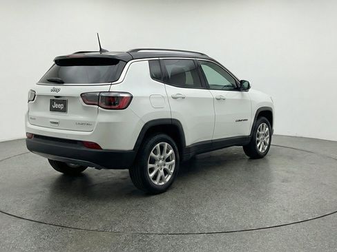 Used 2025 Jeep Compass Limited AWD/4WD image 9