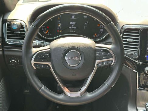Used 2019 Jeep Grand Cherokee Overland AWD/4WD image 12