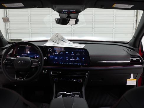 New 2026 Chevrolet Traverse RS w/ LPO, Floor Liner Package FWD image 44