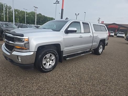 Used 2018 Chevrolet Silverado 1500 LT w/ All Star Edition AWD/4WD image 3