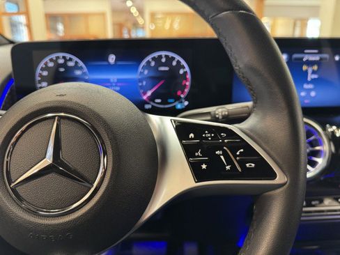 Certified 2025 Mercedes-Benz GLB 250 image 20