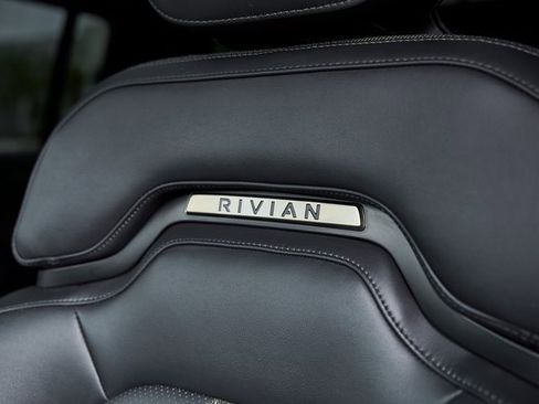 Used 2025 Rivian R1S Adventure image 55