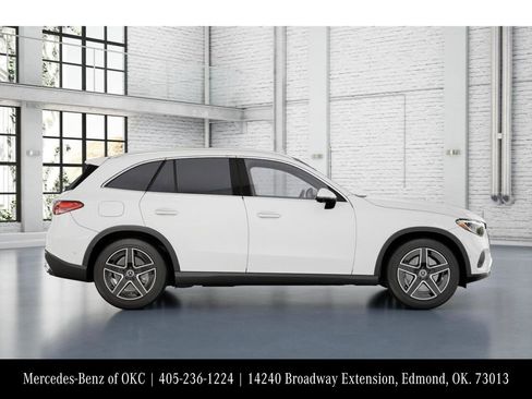 Used 2026 Mercedes-Benz GLC 300 4MATIC image 2
