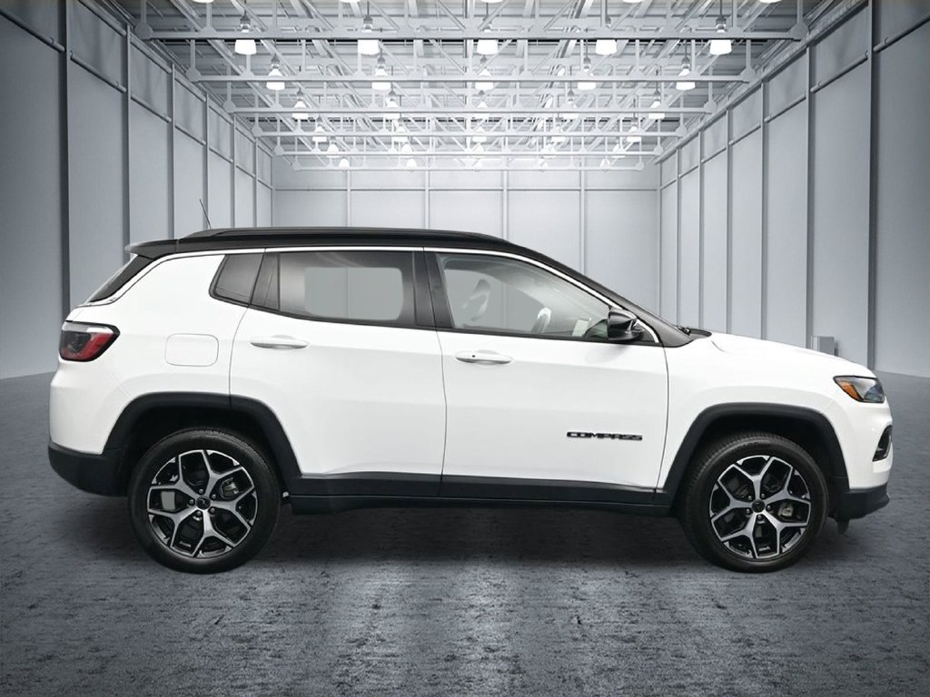 Used 2025 Jeep Compass Limited AWD/4WD image 9
