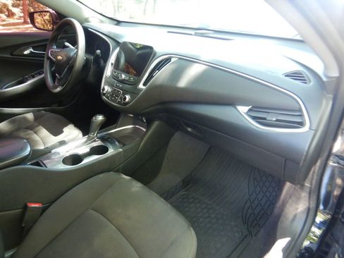 Used 2020 Chevrolet Malibu LT FWD image 20