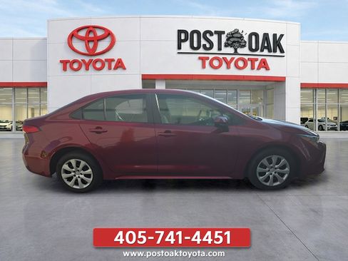 Used 2025 Toyota Corolla LE FWD image 8