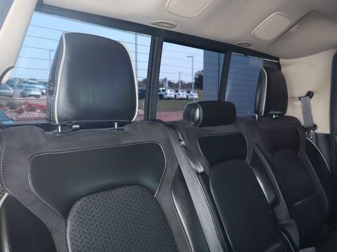 Used 2019 RAM 1500 Laramie AWD/4WD image 40