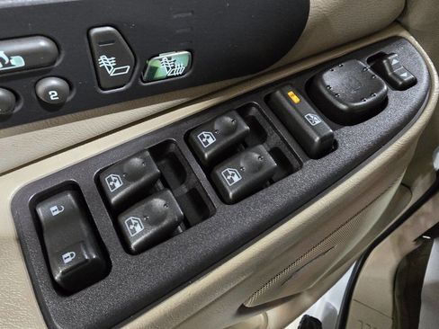 Used 2005 Chevrolet Silverado 1500 4x4 Crew Cab w/ Safe And Sound Package image 76