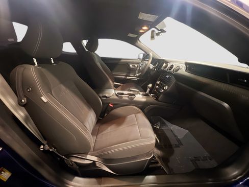 Used 2020 Ford Mustang Coupe RWD image 19