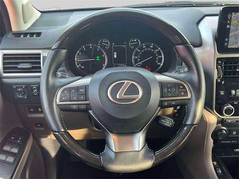Used 2023 Lexus GX 460 Premium image 14
