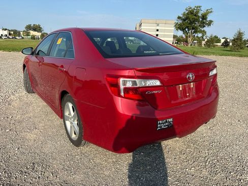 Used 2014 Toyota Camry SE FWD image 7